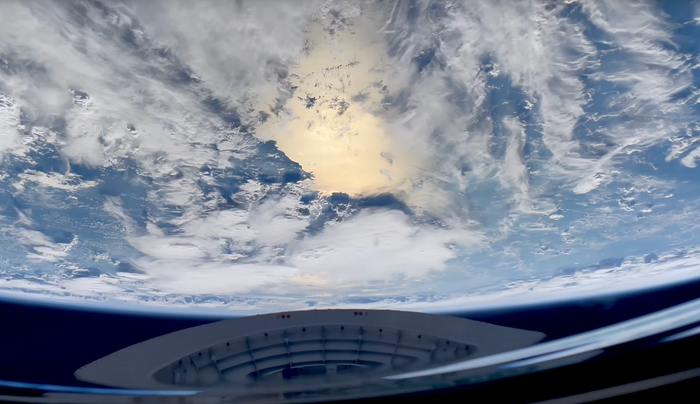 An Astronaut Discovers EarthLight